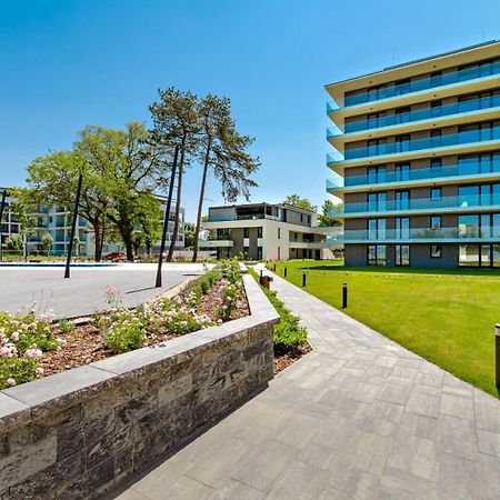 Clyde-Premium Lelle Waterfront Private Apartment Balatonlelle Exterior photo